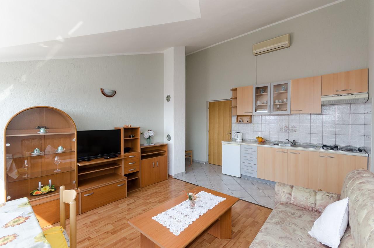 Apartments Krunoslav Punat Eksteriør bilde